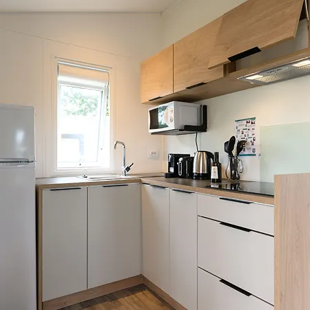 キャンプ場 Le Paradis 4*