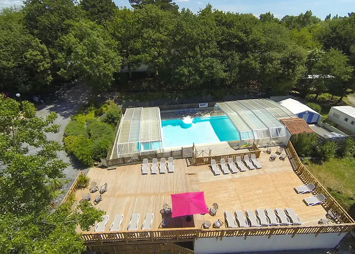 Κάμπινγκ Le Paradis 4*