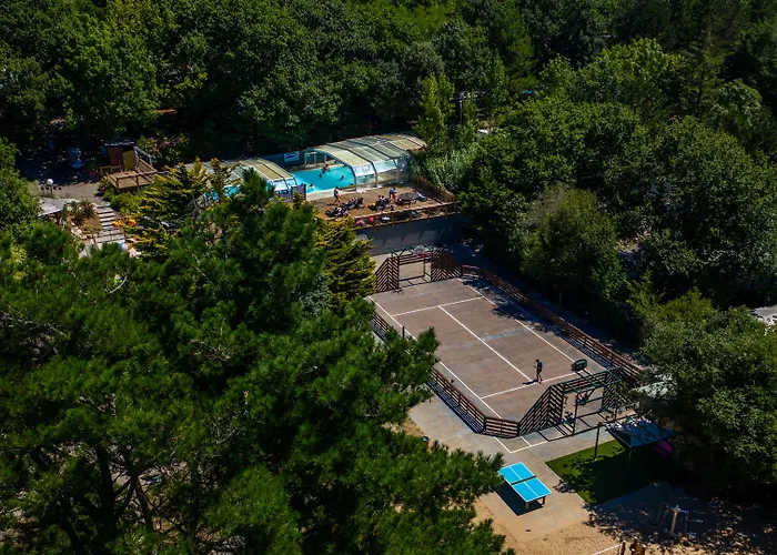 Κάμπινγκ Le Paradis 4*